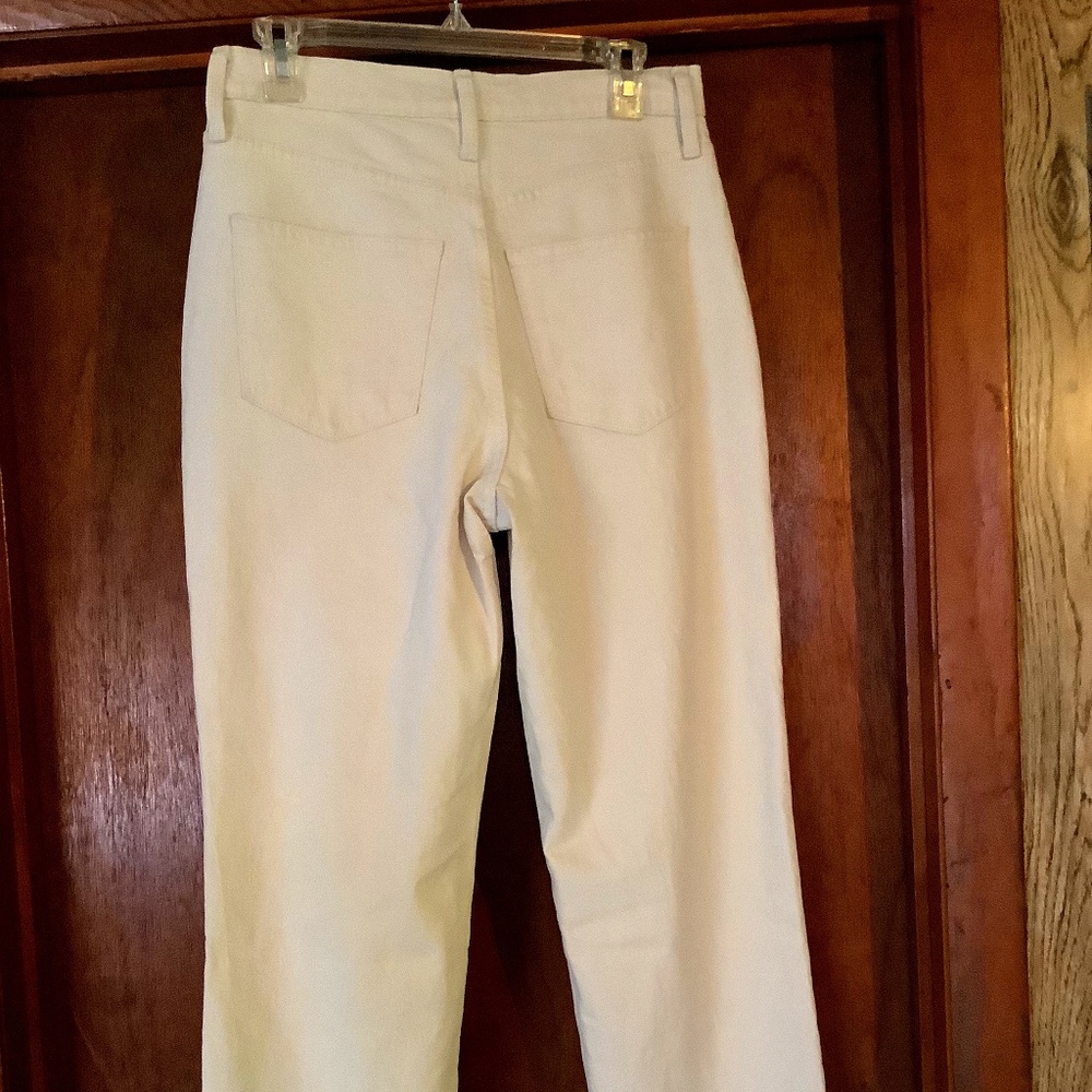 UNIVERSAL THREAD DISTRESSED JEANS - SIZE 8 - CREAM